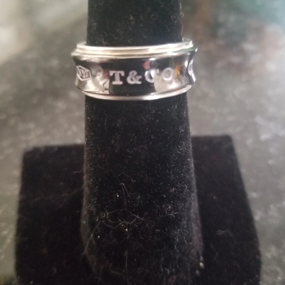 Return to Tiffany sterling silver ring - Picture 3 of 3